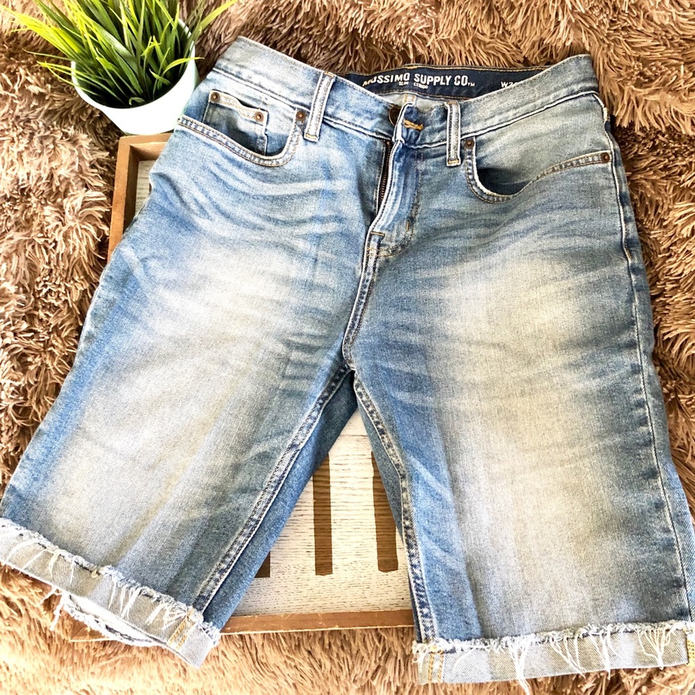 Mossimo Women’s Slim Bermuda Jean Shorts. Size W28